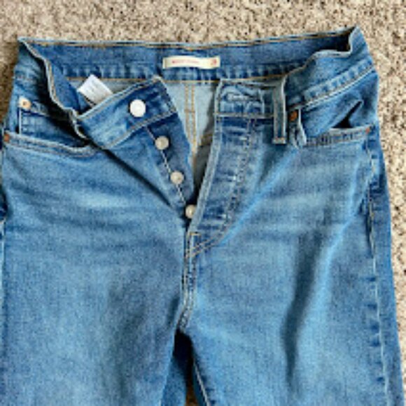 EUC I Levi's Wedgie Straight Jean I Medium Wash I Size: 29 I Button Fly - Picture 3 of 8